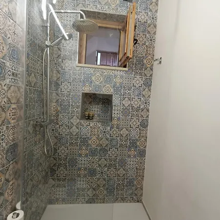 A Casuzza Nyaraló Caronia