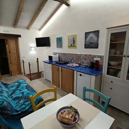 A Casuzza * 卡罗尼亚