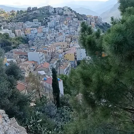 A Casuzza * 卡罗尼亚